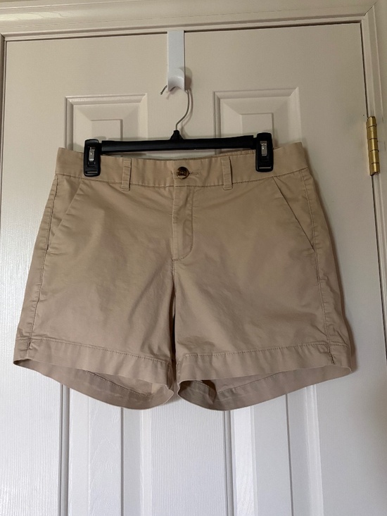 Old Navy Pants - Old Navy Size 6 Beige Mid-Rise Shorts